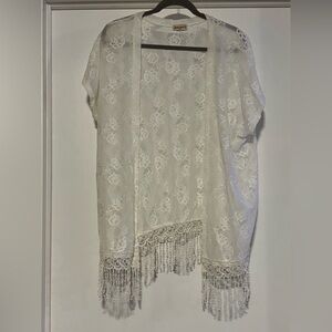 Chic White Lace Fringe Cardigan
